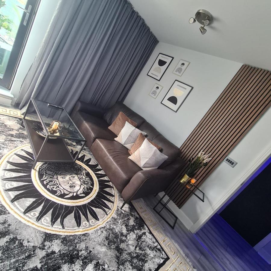 Ferienwohnung Luxury 9Ine Penthouse With Garden & Jacuzzi Birmingham Exterior foto